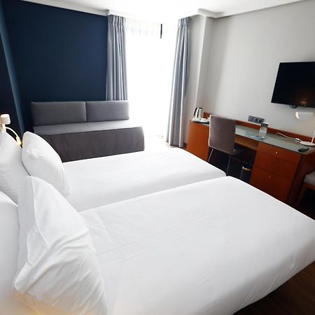 Travelodge Madrid Coslada Aeropuerto Esterno foto