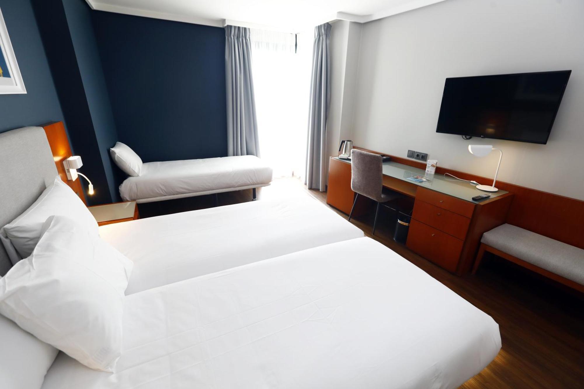 Travelodge Madrid Coslada Aeropuerto Esterno foto