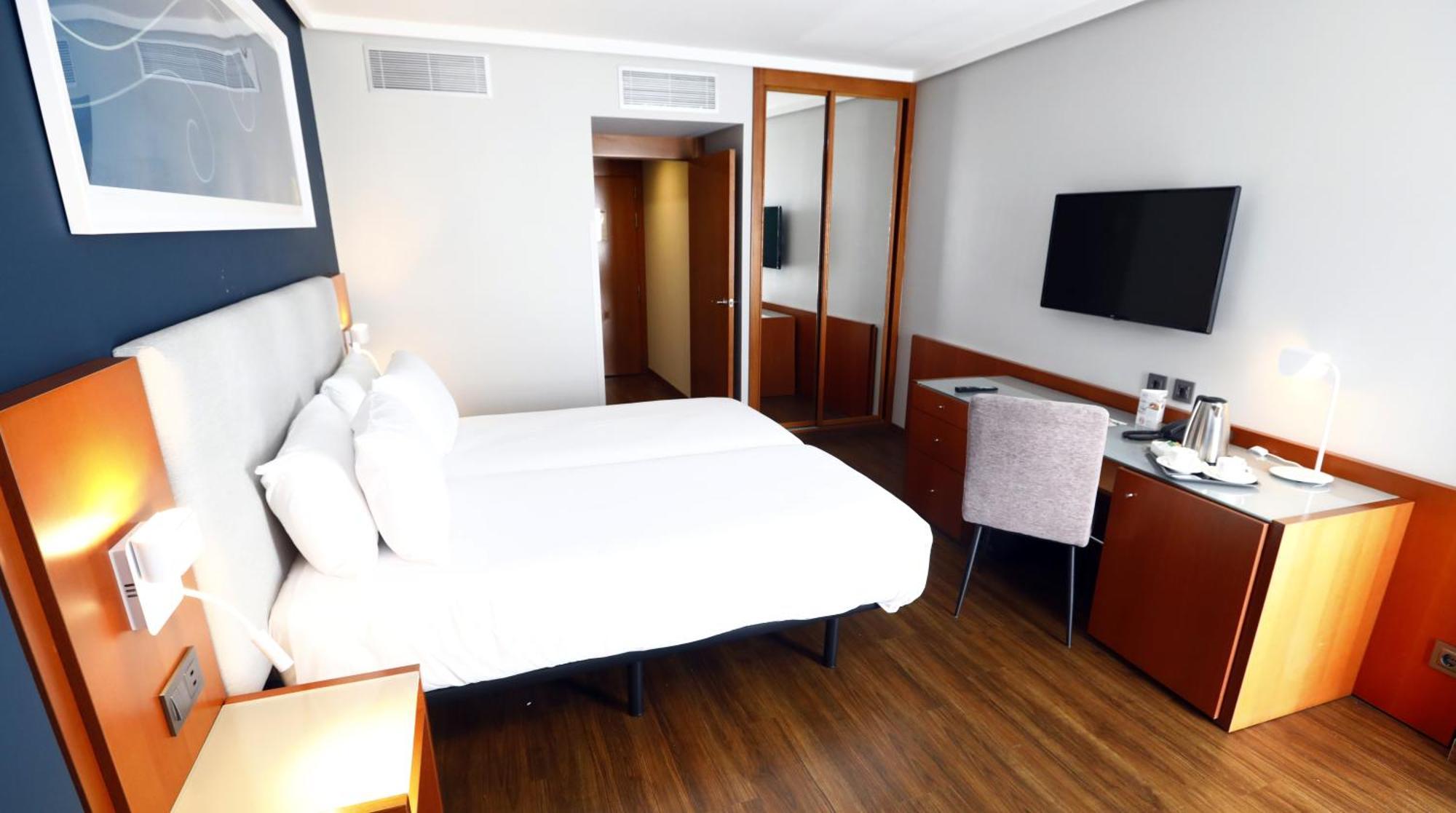 Travelodge Madrid Coslada Aeropuerto Esterno foto