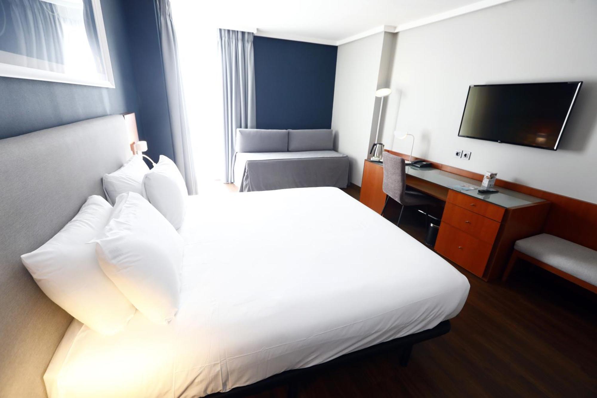 Travelodge Madrid Coslada Aeropuerto Esterno foto