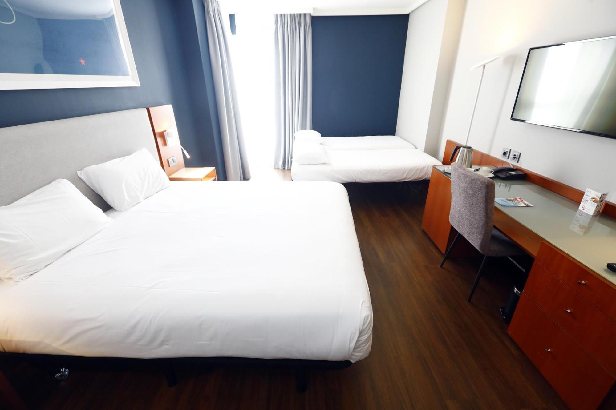 Travelodge Madrid Coslada Aeropuerto Esterno foto
