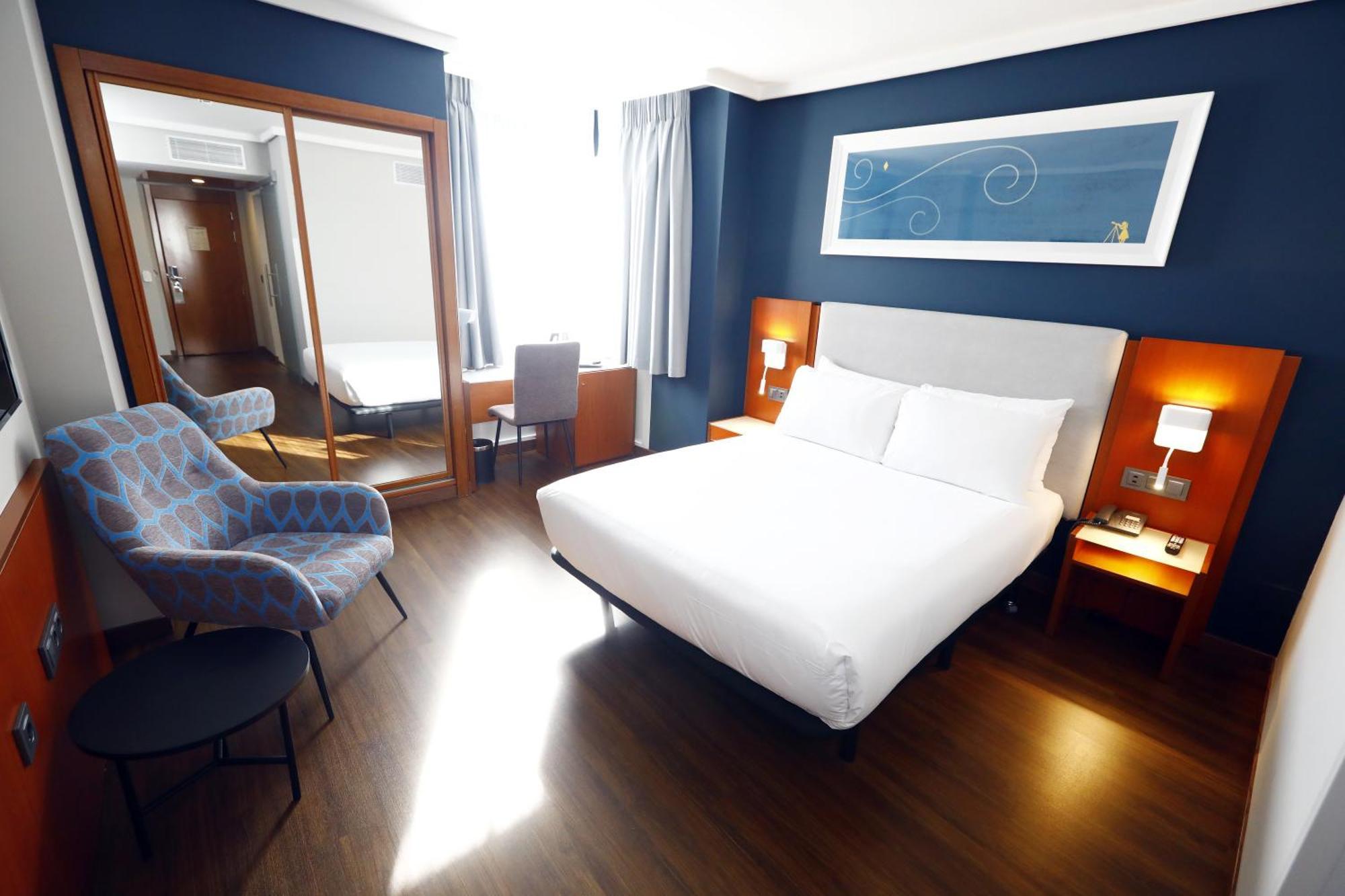 Travelodge Madrid Coslada Aeropuerto Esterno foto